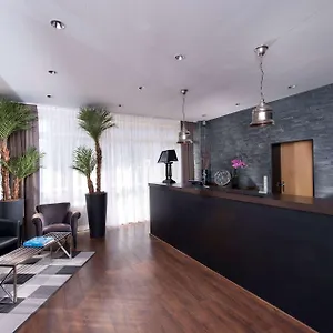 Otel Tryp By Wyndham Aquamarin, Lübeck